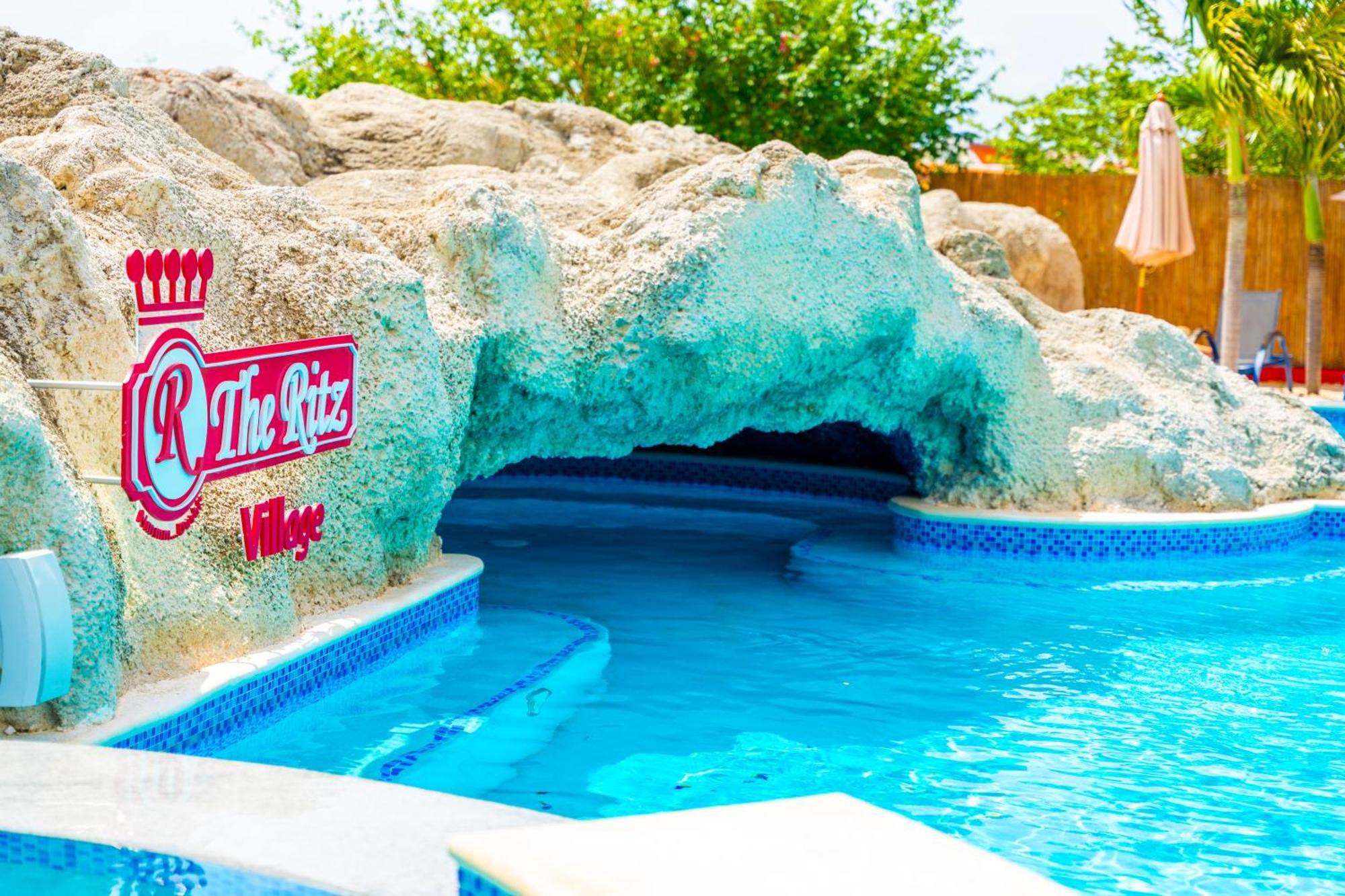 The Ritz Village (Adults Only) Willemstad Exteriör bild