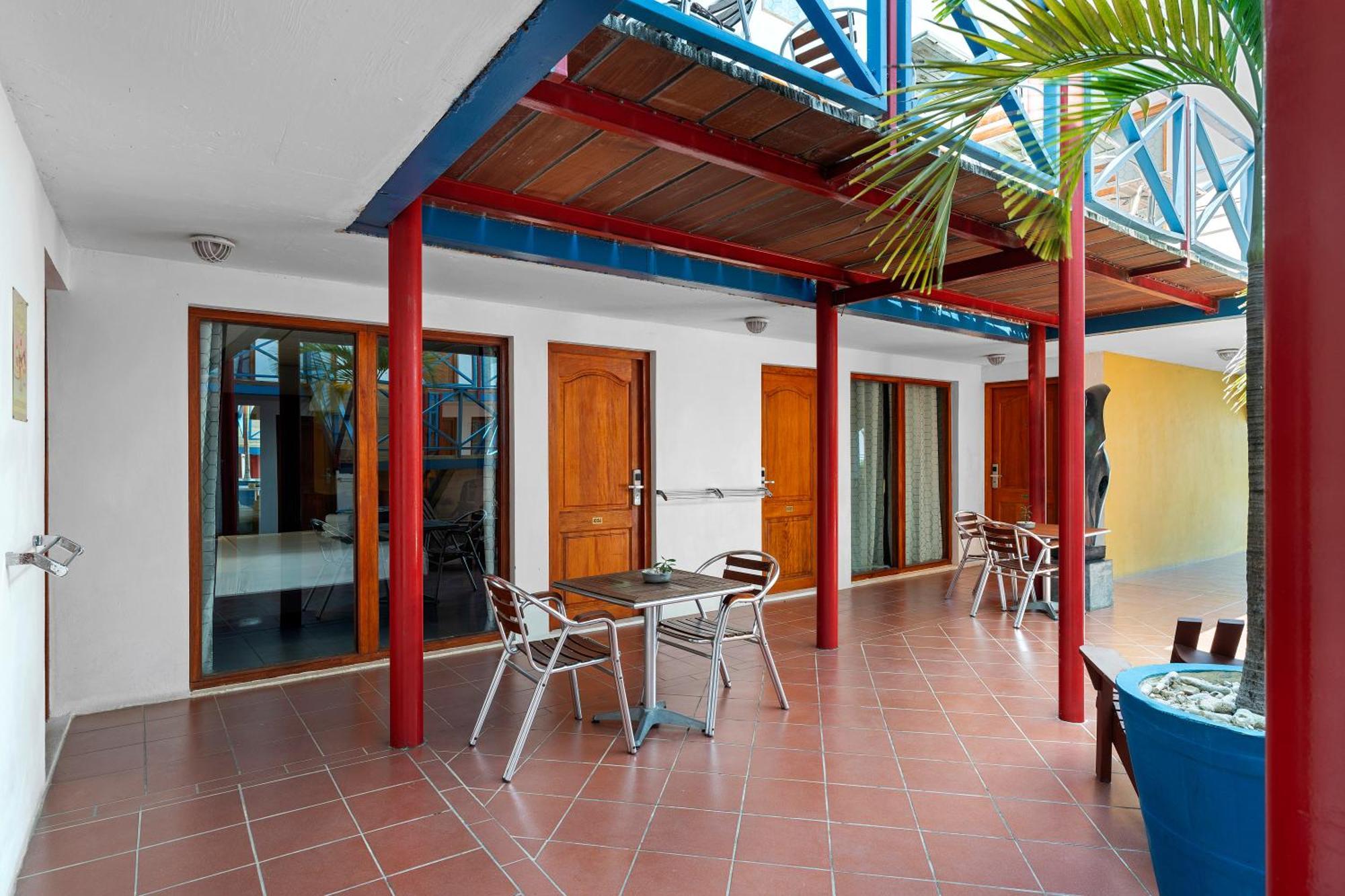 The Ritz Village (Adults Only) Willemstad Exteriör bild